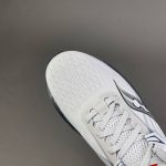 ساکونی رانینگ Saucony TRIUMPH 22 - Image 3